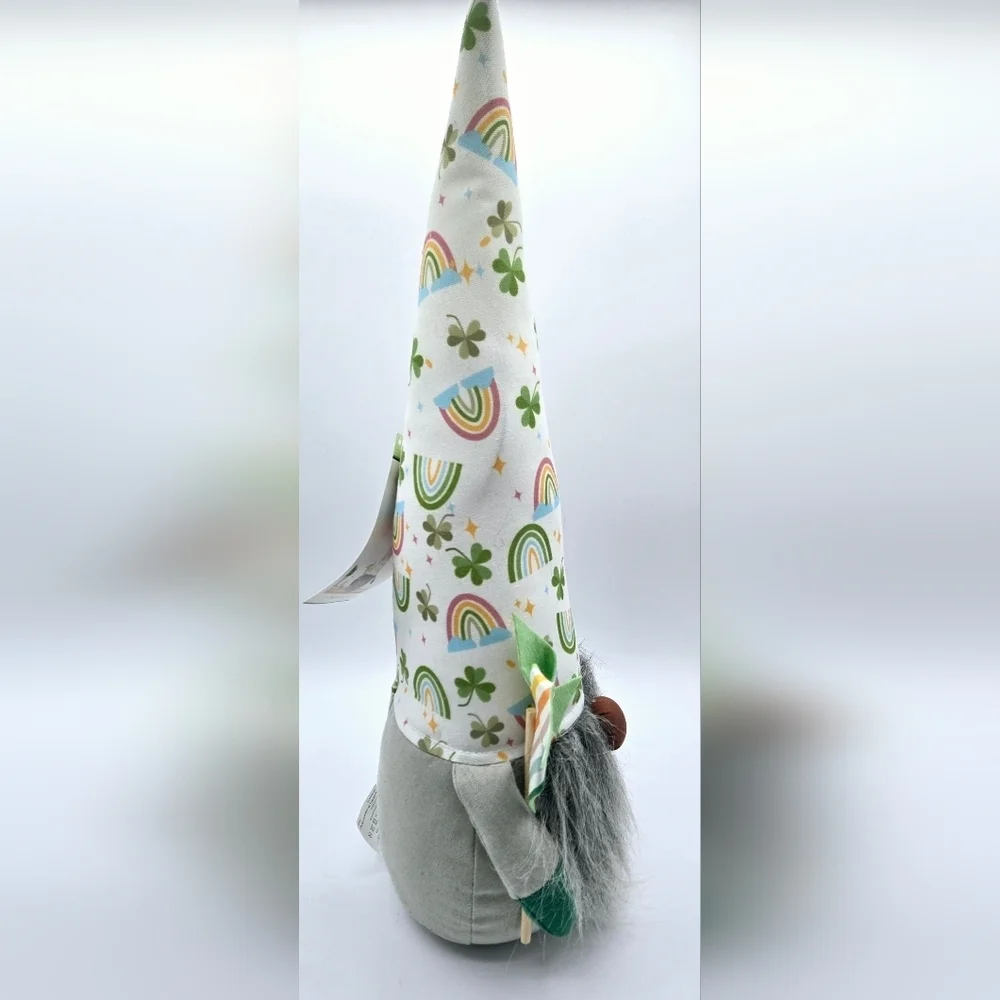St. Patrick's Day NWT Gnome Rainbow 🌈  20